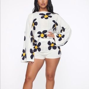 Fashion Nova Come Into Blossom Set 🌺